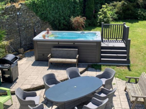 Superb Old Farmhouse near the Beach with Large Hot Tub , Access to Swimming Pool, Free Animal Feeding ,Free Pony Rides and Free Tractor Rides